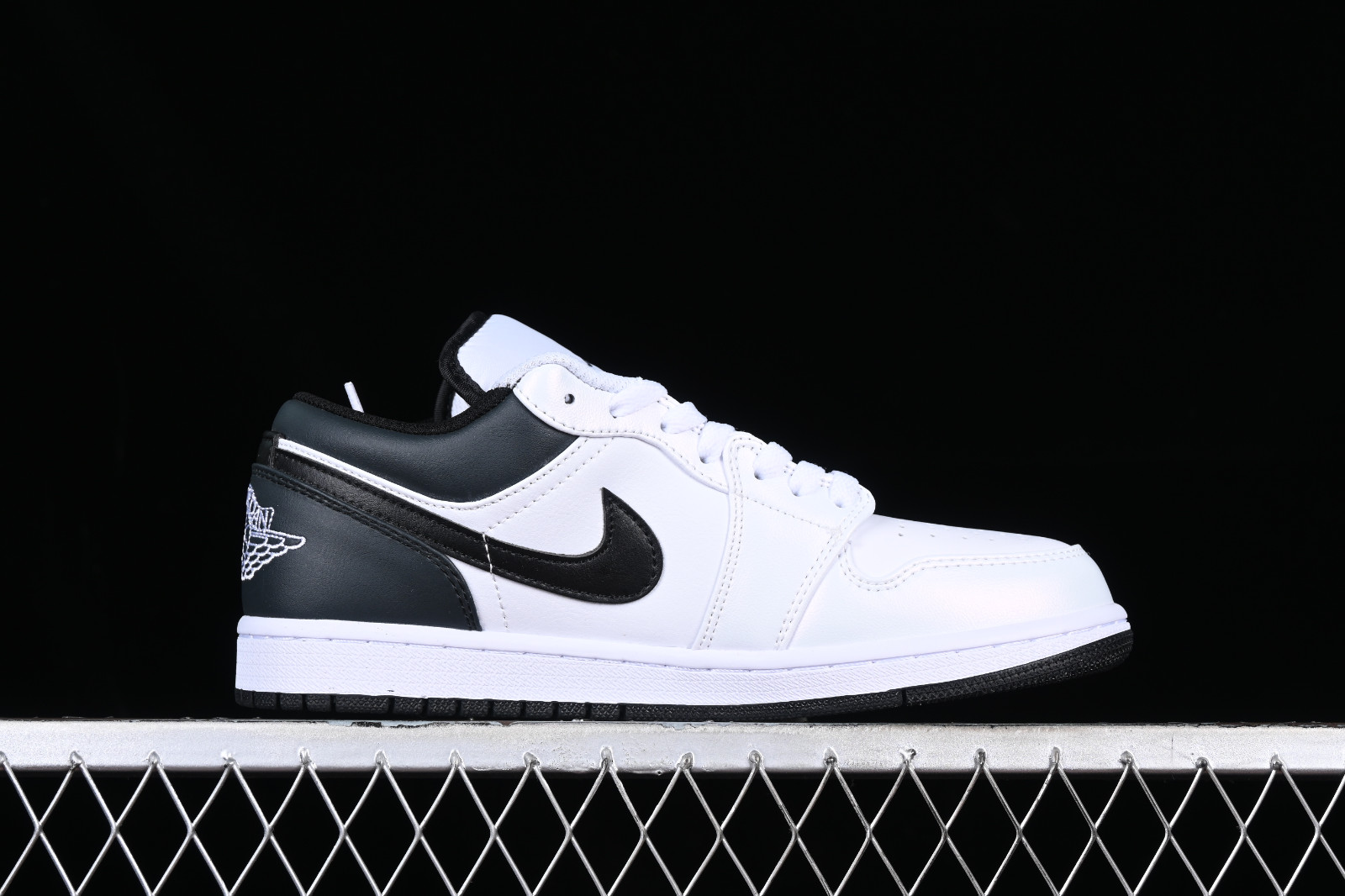 Nike Air Jordan 1 Low Preto/Branco - Primeira Linha - Com Garantia