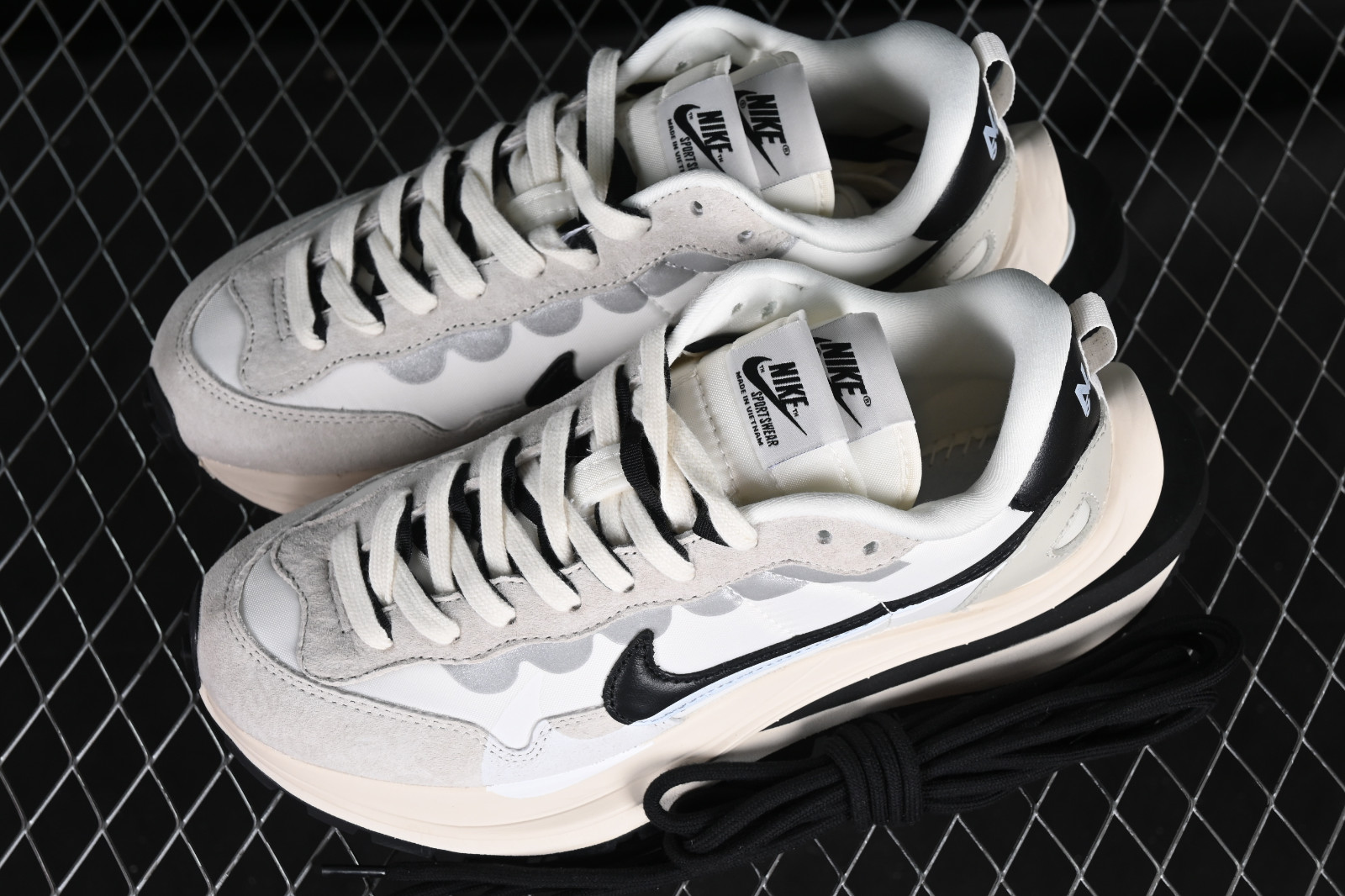 sacai x Nike VaporWaffle 3.0 White Grey Black DD1875 - custom nike ...